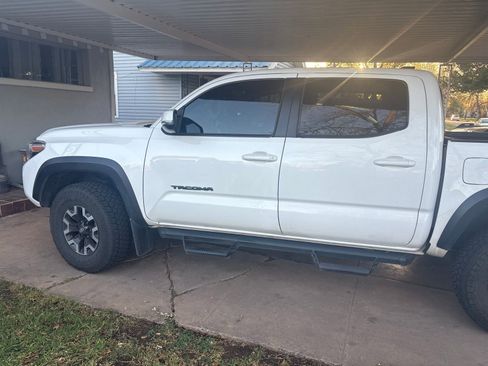 Used 2020 Toyota Tacoma TRD Off-Road w/ Technology Package image 2