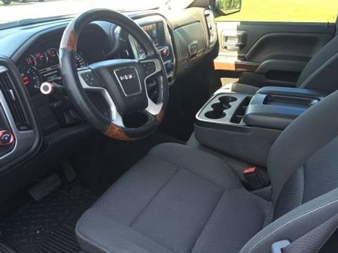 Used 2017 GMC Sierra 1500 SLE w/ SLE Value Package AWD/4WD image 7