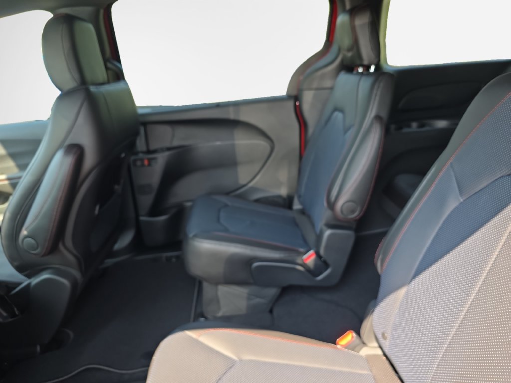 New 2027 Chrysler Pacifica Select AWD/4WD image 22