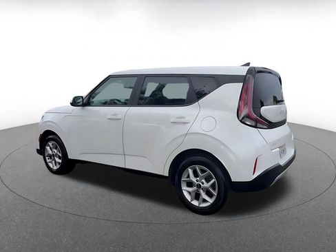 Used 2025 Kia Soul LX w/ LX Technology Package image 10