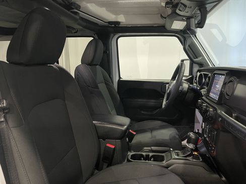 Used 2023 Jeep Wrangler Unlimited AWD/4WD image 15