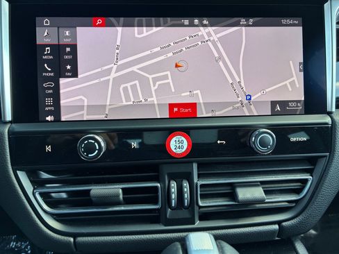 Certified 2023 Porsche Macan S image 31