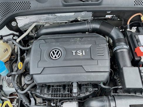 Used 2017 Volkswagen Beetle 1.8T S image 27