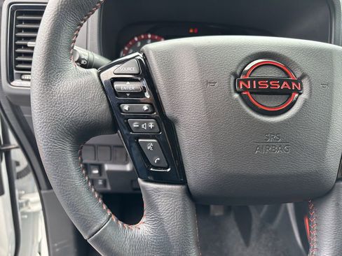 Used 2023 Nissan Frontier PRO-4X w/ Technology Package AWD/4WD image 15