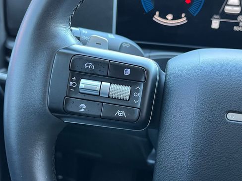 Certified 2025 Hyundai Santa Fe SE image 30