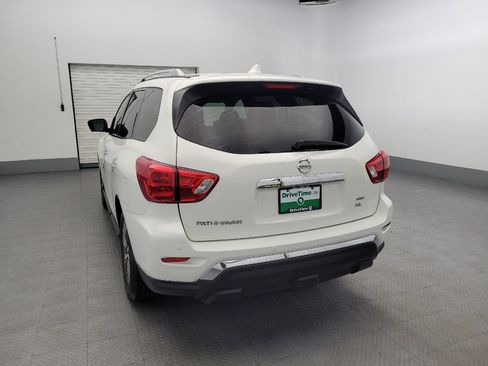 Used 2019 Nissan Pathfinder SL AWD/4WD image 6