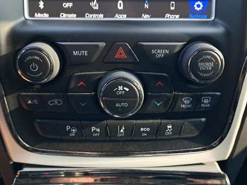 Used 2018 Jeep Grand Cherokee Trackhawk AWD/4WD image 17