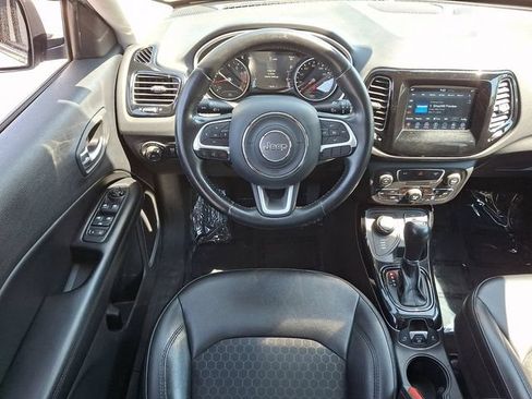 Used 2019 Jeep Compass Latitude AWD/4WD image 14