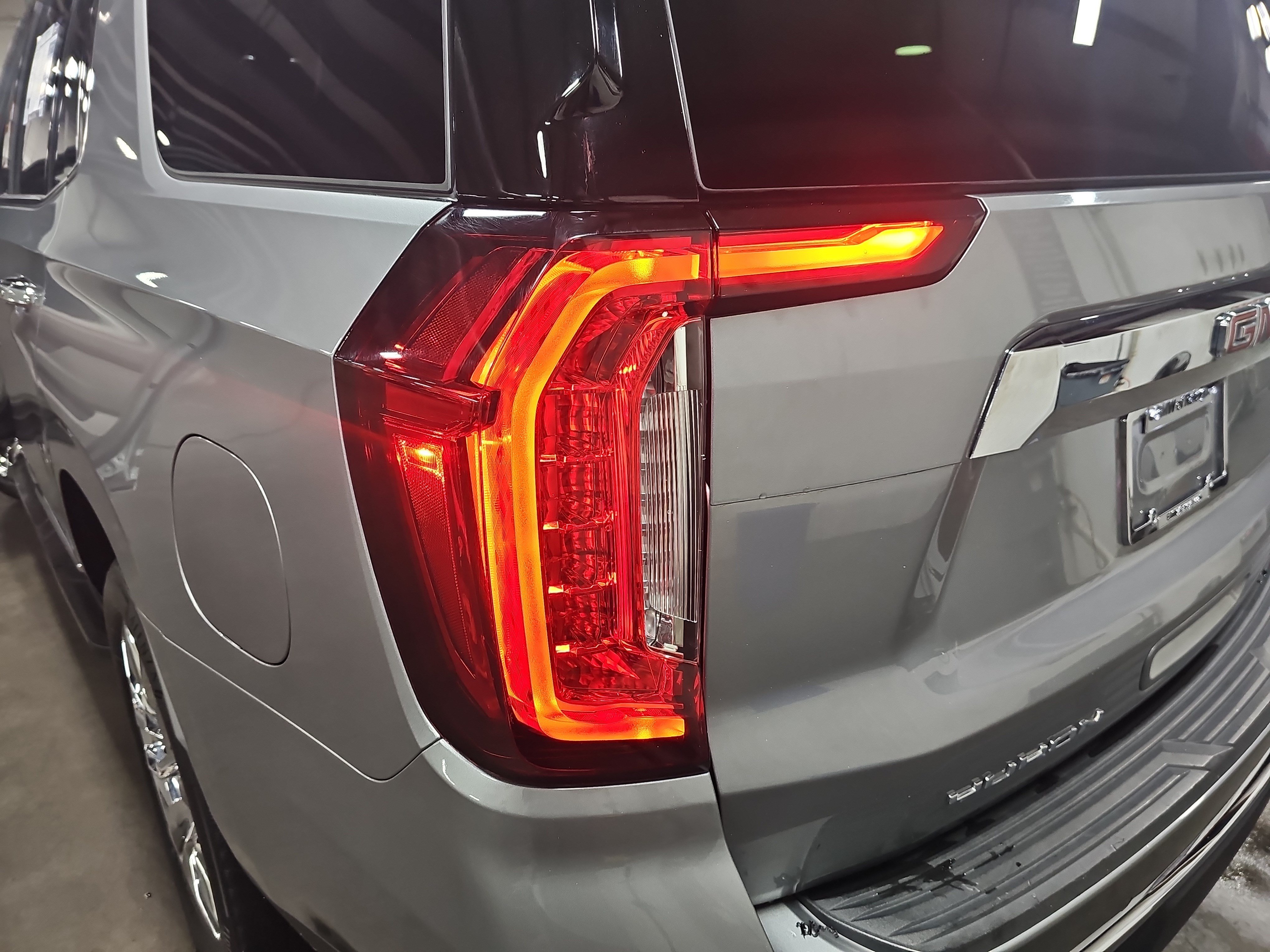 Used 2024 GMC Yukon SLT w/ SLT Luxury Package AWD/4WD image 35