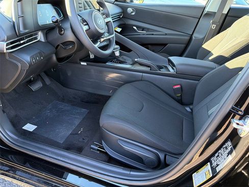 New 2026 Hyundai Elantra SE image 9