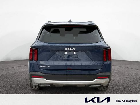 New 2026 Kia Sorento S w/ S Panoramic Sunroof Package image 4