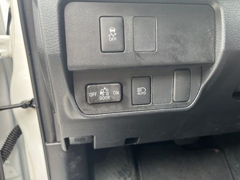 Used 2023 Toyota Tacoma SR AWD/4WD image 27