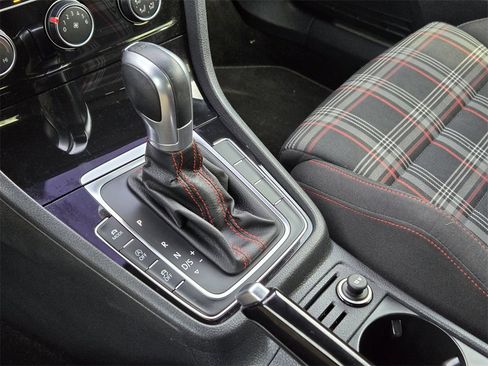Used 2018 Volkswagen GTI S image 9