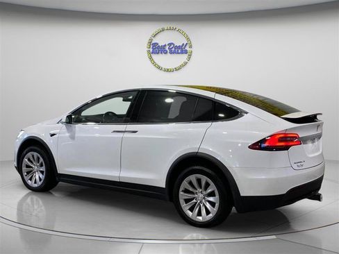 Used 2017 Tesla Model X 75D AWD/4WD image 3