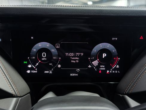 Used 2025 GMC Yukon AT4 w/ AT4 Premium Package AWD/4WD image 10