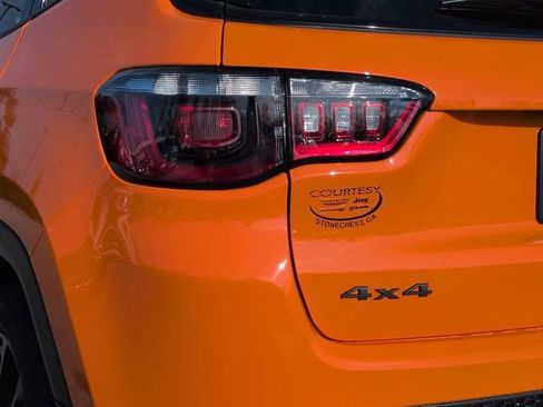 New 2026 Jeep Compass Latitude image 12