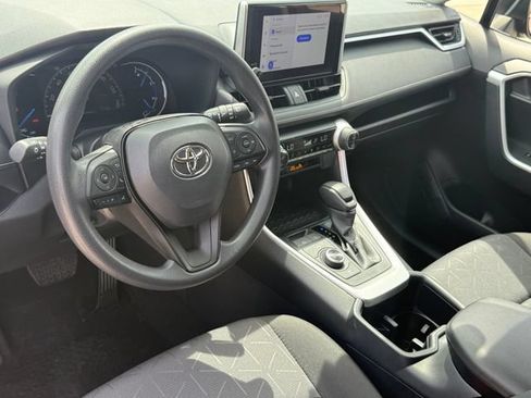 Used 2024 Toyota RAV4 XLE AWD/4WD image 8