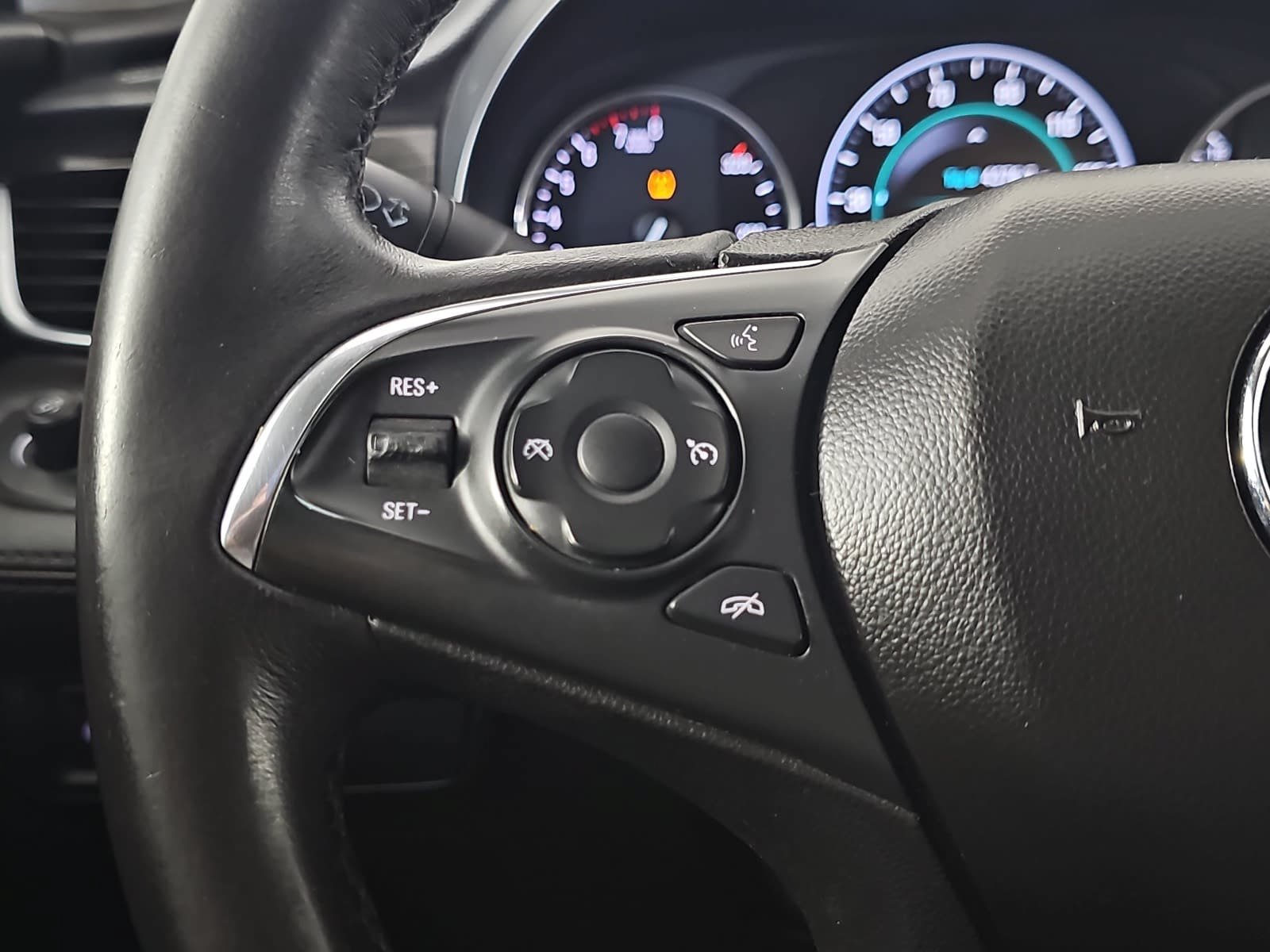 Used 2017 Buick LaCrosse Essence FWD image 15