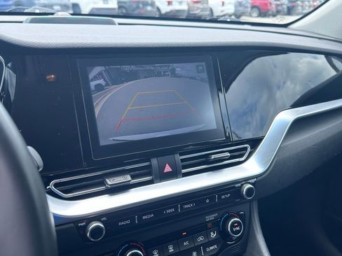 Certified 2022 Kia Niro EX FWD image 16