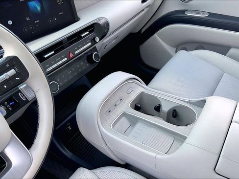 Used 2026 Hyundai Palisade Calligraphy FWD image 16