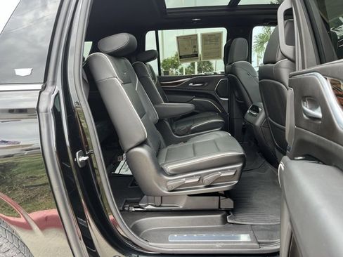 Used 2023 Cadillac Escalade ESV Premium Luxury image 26