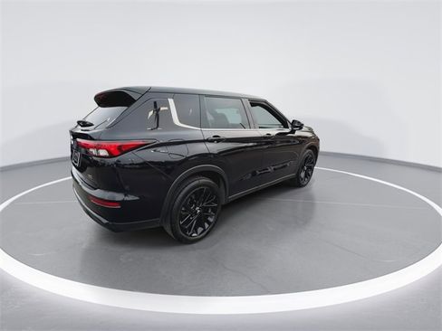 Used 2023 Mitsubishi Outlander SEL image 8