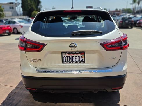 Used 2020 Nissan Rogue Sport SV FWD image 11