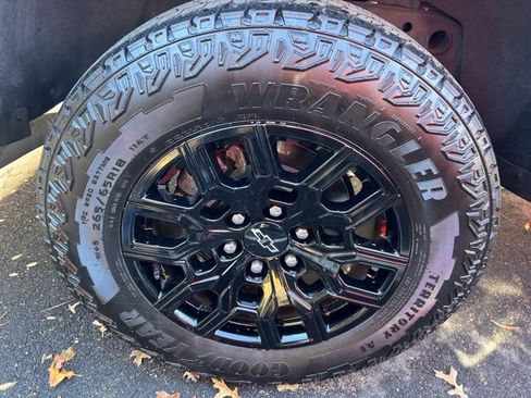 Used 2023 Chevrolet Colorado Trail Boss w/ Advanced Trailering Package image 16