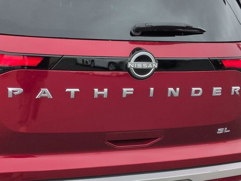 Used 2023 Nissan Pathfinder SL FWD image 40