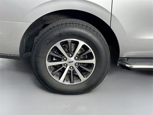 Used 2021 Ford Expedition Max XLT image 38