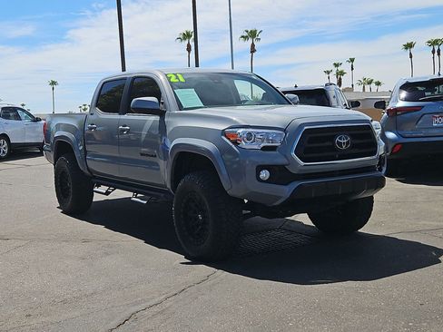 Used 2021 Toyota Tacoma SR5 RWD image 3