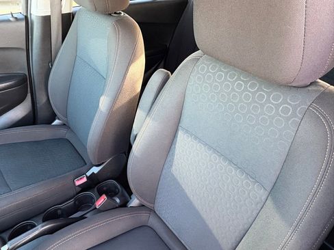 Used 2022 Chevrolet Trax LS w/ Tint and Cruise Package image 26