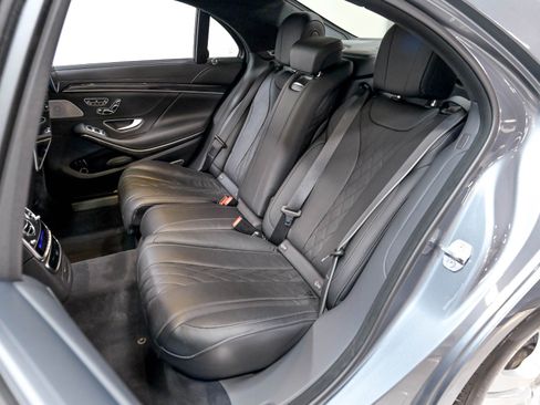 Used 2019 Mercedes-Benz S 560 4MATIC Sedan w/ Premium Package image 41