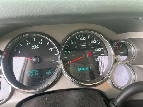 Used 2011 GMC Sierra 3500 SLE w/ SLE Preferred Package image 6