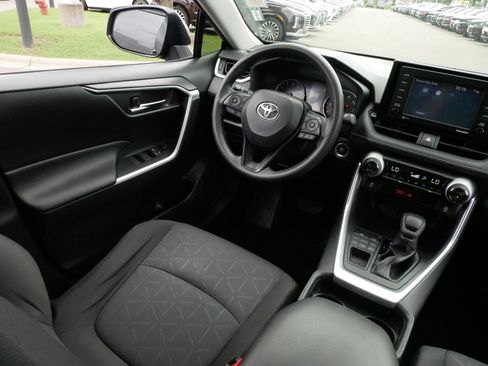 Used 2020 Toyota RAV4 XLE w/ Convenience Package AWD/4WD image 9