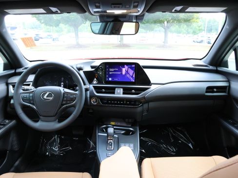 Used 2025 Lexus UX 300h FWD image 15