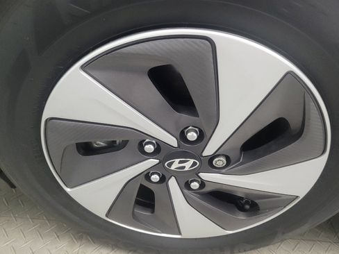 Used 2017 Hyundai Ioniq SEL w/ Tech Package 02 FWD image 31