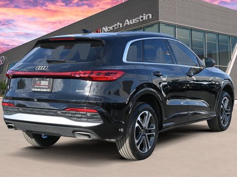 Certified 2025 Audi Q5 Premium w/ Convenience Package AWD/4WD image 3