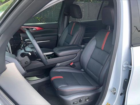 Used 2026 Chevrolet Traverse RS w/ LPO, Floor Liner Package AWD/4WD image 23