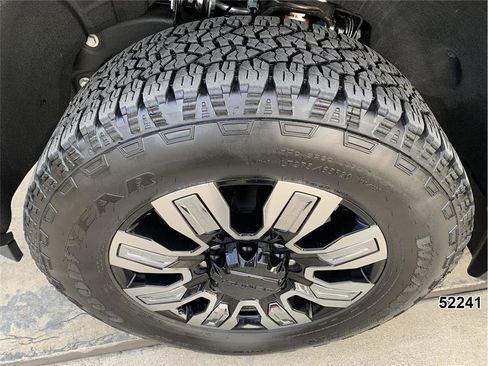 Used 2025 GMC Sierra 3500 Denali w/ Denali Reserve Package image 20