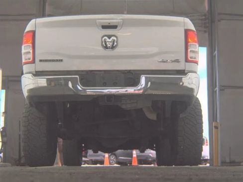 Used 2021 RAM 2500 Big Horn w/ Level 1 Equipment Group AWD/4WD image 3