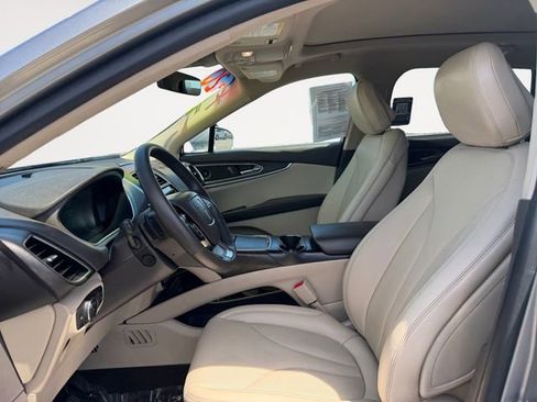 Used 2020 Lincoln Nautilus Reserve FWD image 9