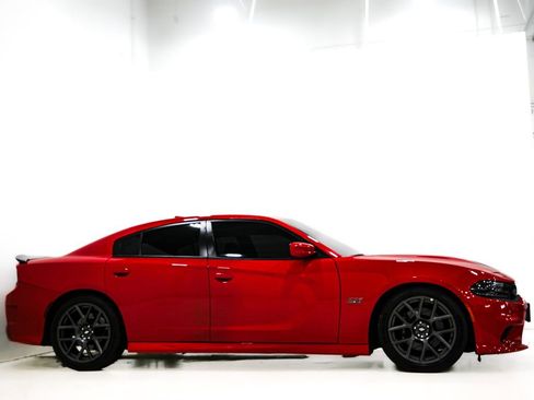 Used 2019 Dodge Charger Scat Pack w/ Harman/Kardon Audio Group RWD image 4
