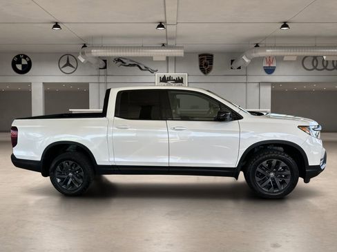 Used 2025 Honda Ridgeline Sport image 7