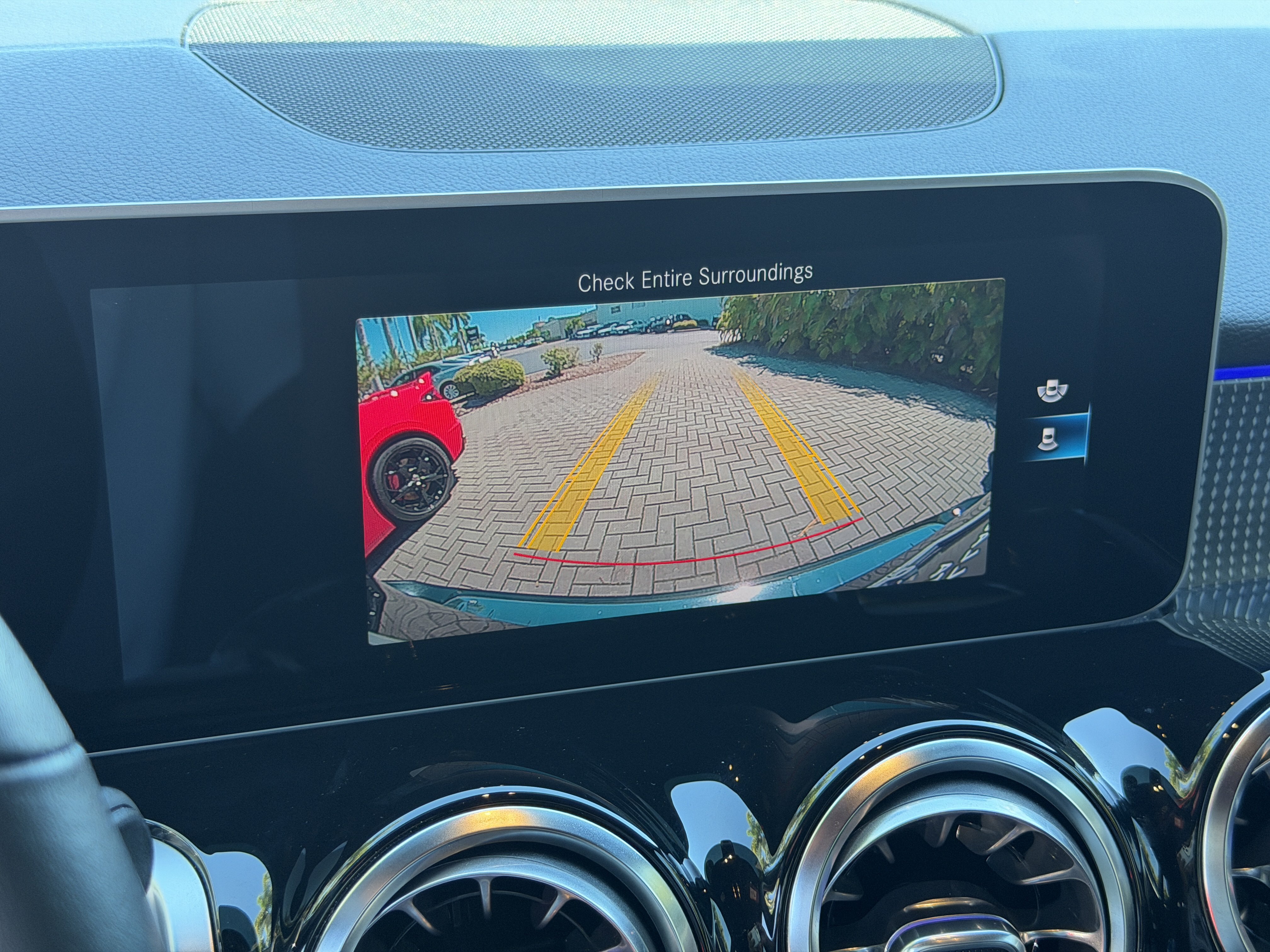 Used 2020 Mercedes-Benz GLB 250 image 25