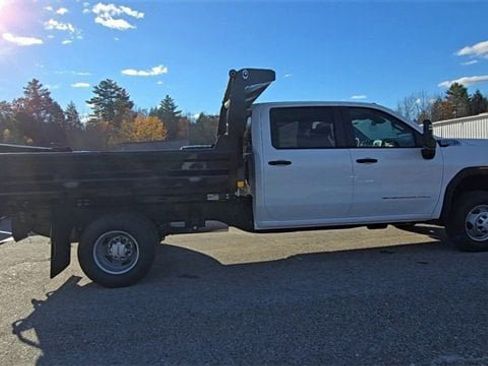 New 2025 GMC Sierra 3500 Pro w/ Convenience Package image 9