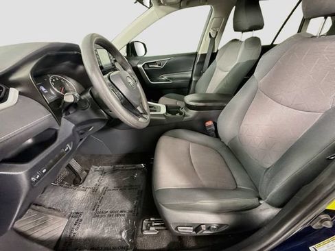 Certified 2019 Toyota RAV4 XLE w/ Convenience Package FWD image 22