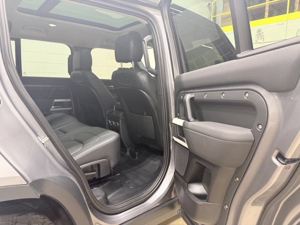 Used 2022 Land Rover Defender 110 S AWD/4WD image 45