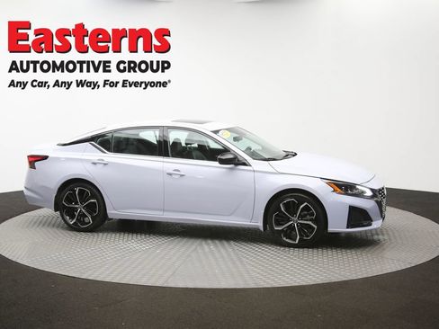 Used 2025 Nissan Altima 2.5 SR w/ SR Premium Package FWD image 47