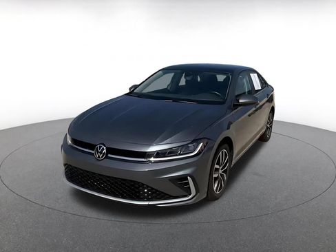 Used 2025 Volkswagen Jetta SE FWD image 7